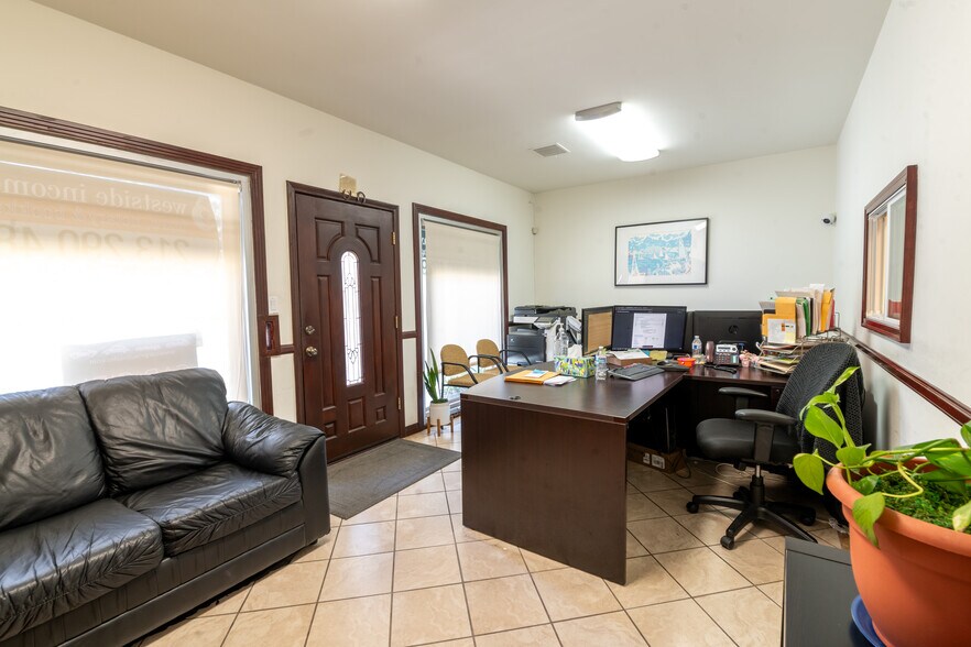 More Photos Of 12041-12043 Jefferson Blvd, Culver City Office For Sale