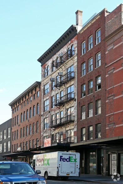 More Photos Of 420 W 14th St, New York Office Residential For Lease
