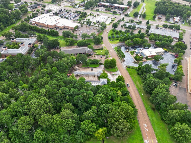 More Photos Of 2027 Strawberry Hill Dr, Madison Carwash For Sale