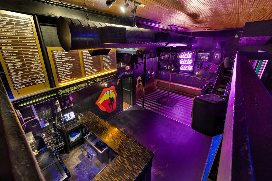 More Photos Of 139 E Hopkins St, San Marcos Bar For Sale