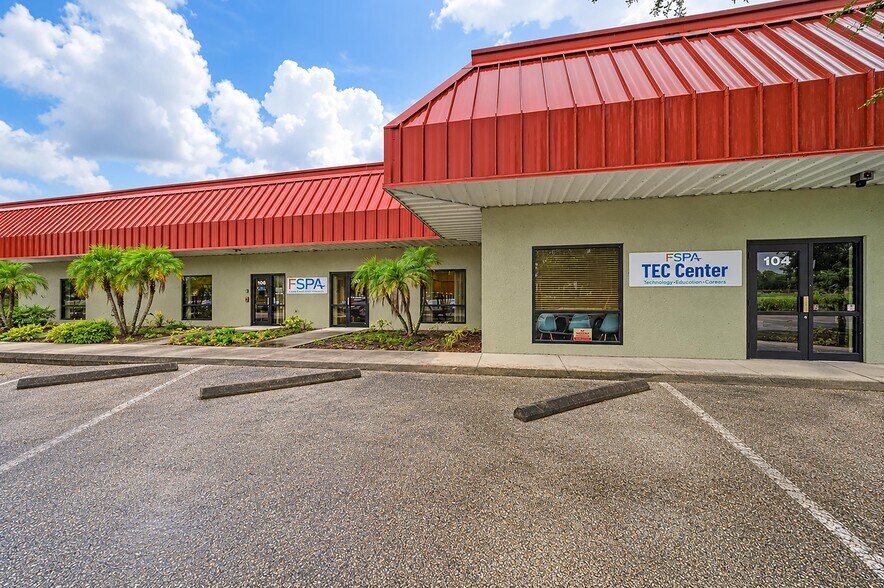 Primary Photo Of 2555 Porter Lake Dr, Sarasota Light Manufacturing For Sale