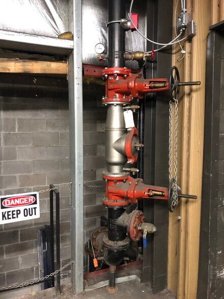 More Photos Of 800 Scott St, Wausau Light Manufacturing For Lease