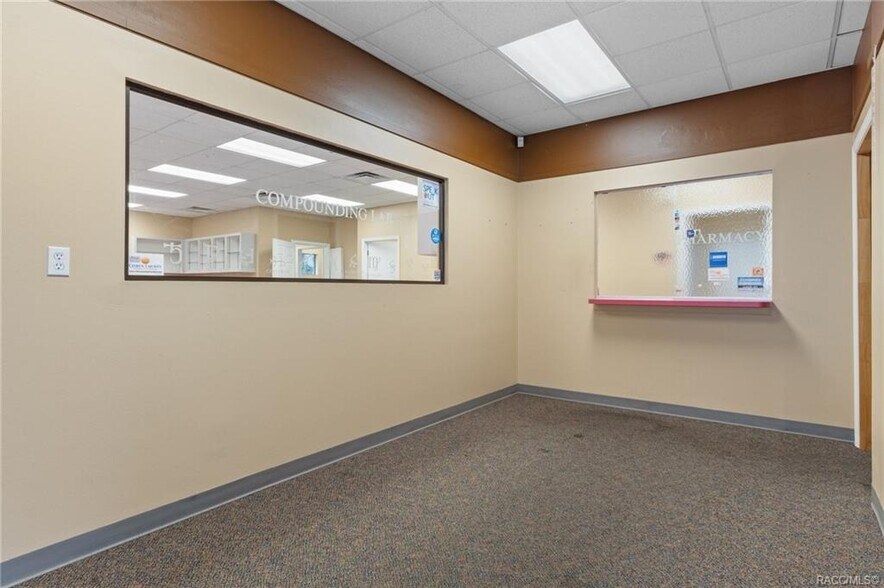 More Photos Of 102 E Highland Blvd, Inverness Drugstore For Sale