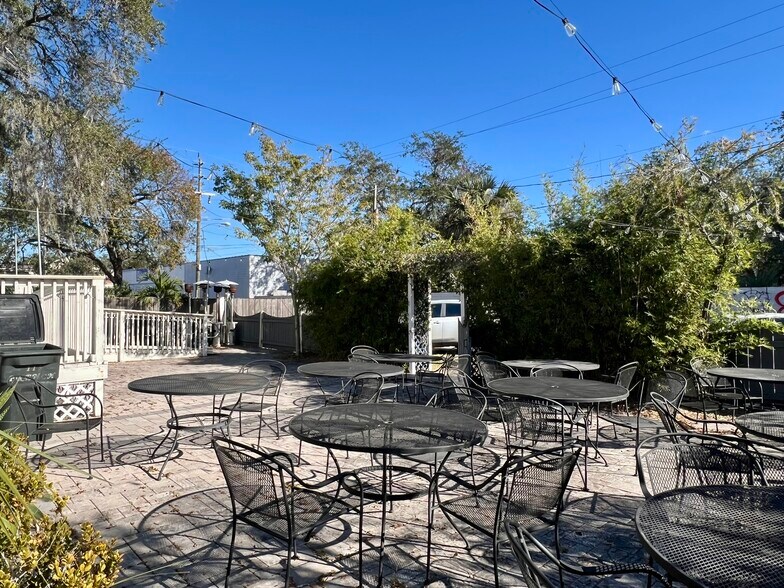 More Photos Of 117 S French Ave, Sanford Restaurant For Lease