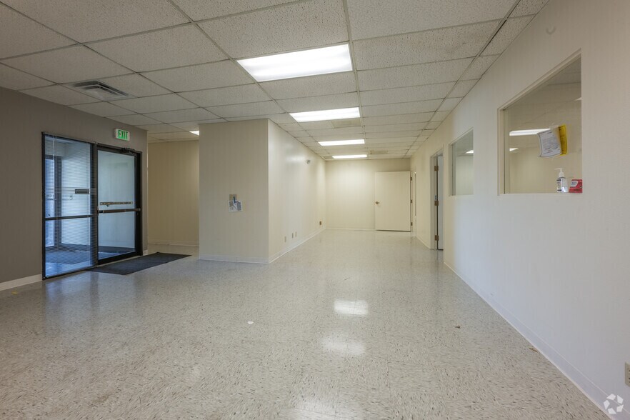 More Photos Of 2700 Yale Blvd SE, Albuquerque Office For Lease