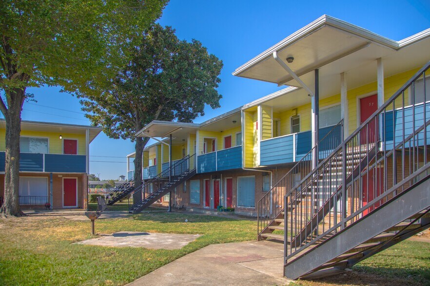 More Photos Of 8311 Winkler Rd, Houston Apartments For Sale