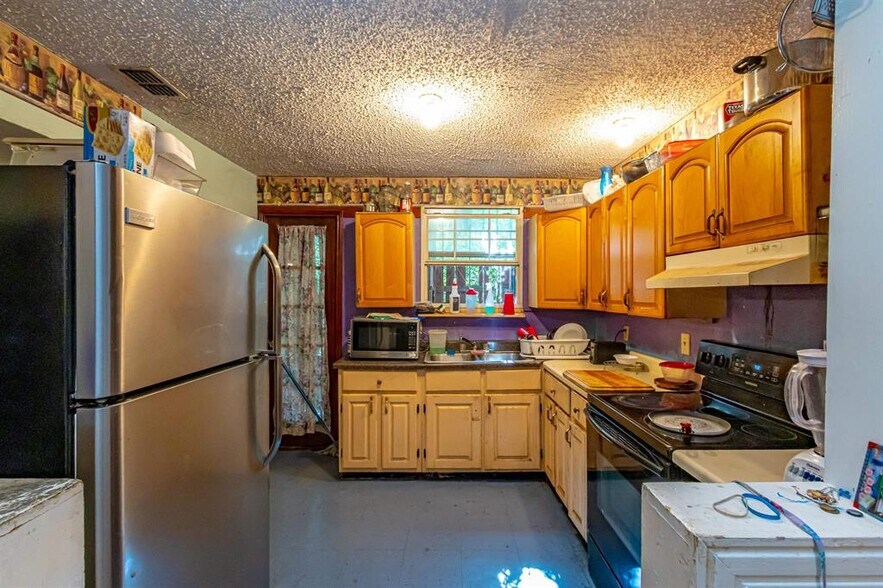 More Photos Of 1801 San Bernardo Ave, Laredo General Retail For Sale