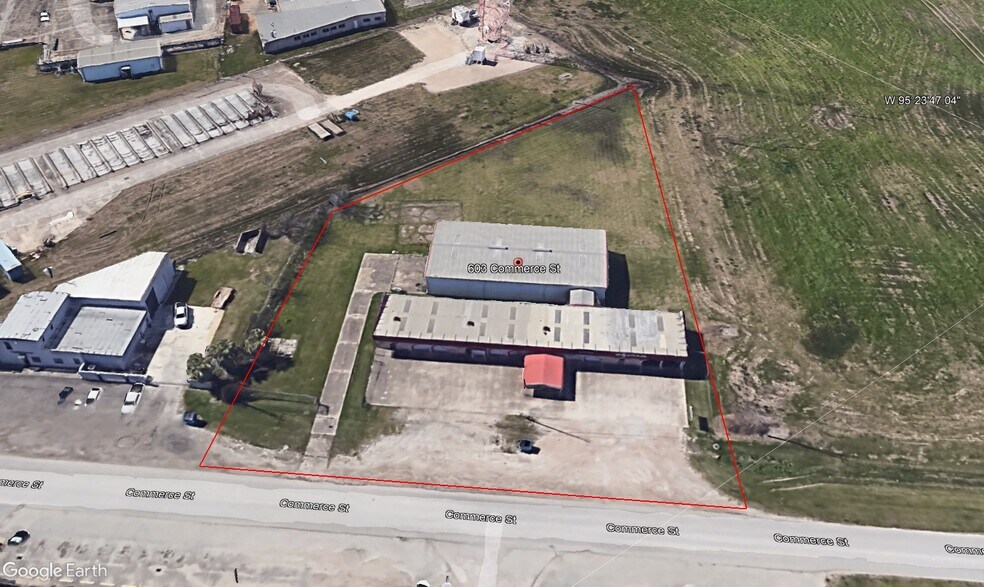 More Photos Of 603 Commerce St, Clute Flex For Lease