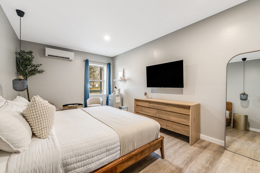 More Photos Of 4102 Soco Rd, Maggie Valley Hotel For Sale