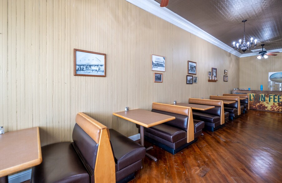 More Photos Of 4634 Highway 185, New Haven Freestanding For Sale