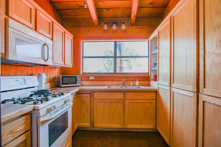 More Photos Of 105 James Canyon Highway, Cloudcroft Restaurant For Sale