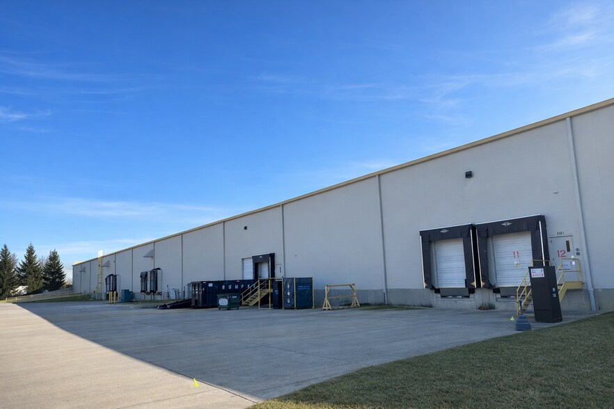 More Photos Of 8481 Duke Blvd, Mason Warehouse For Lease