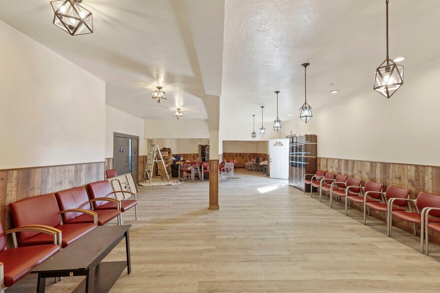 More Photos Of 104 E Lodi Ave, Lodi Storefront Retail Office For Sale