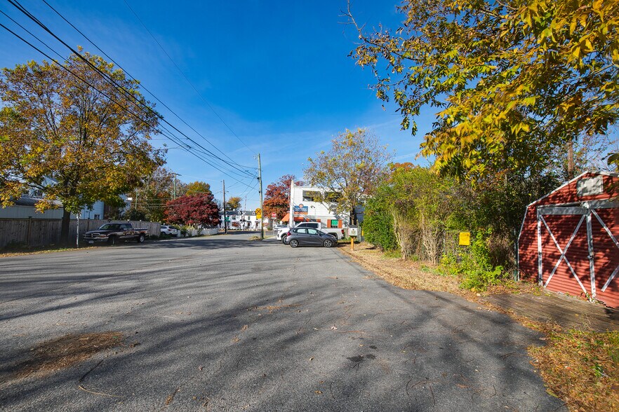 More Photos Of 307 Railroad Ave, Ashland Storefront Retail Residential For Sale