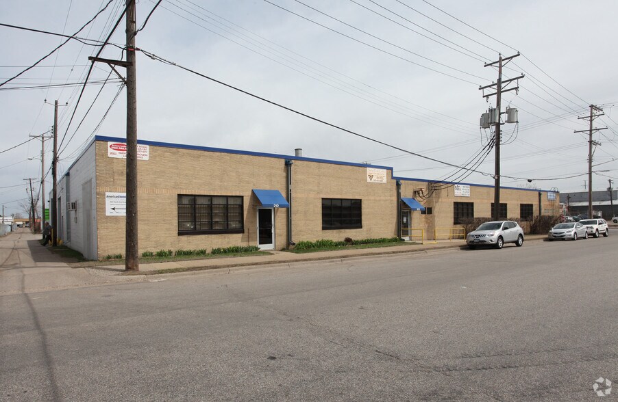 More Photos Of 2201-2207 N 2nd St, Minneapolis Light Manufacturing For Lease