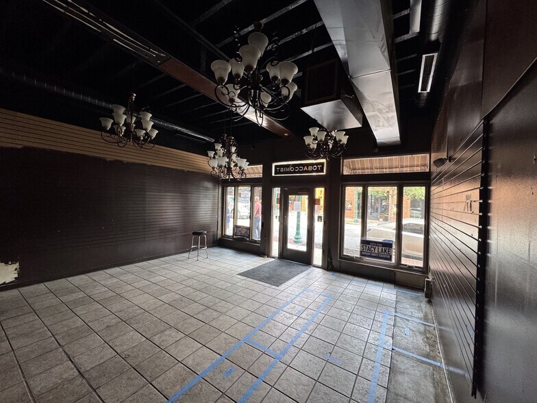 More Photos Of 4112 Pennsylvania Ave, Kansas City Storefront For Sale