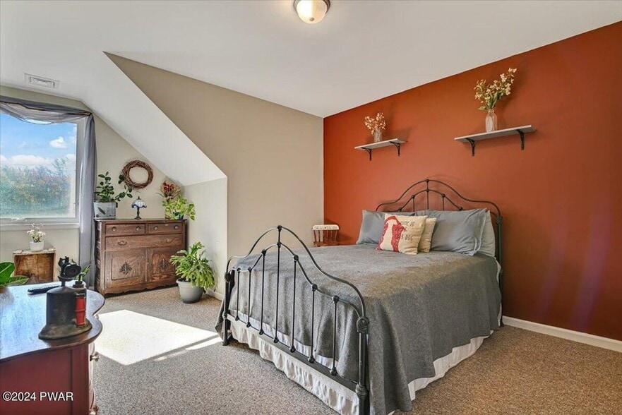 More Photos Of 186 Ledgedale Rd, Lake Ariel Apartments For Sale