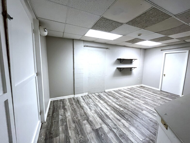 More Photos Of 33 King St, Shippensburg Storefront Retail Residential For Lease