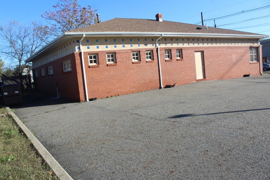 1200 Green St, Iselin, NJ 08830 Medical For Sale