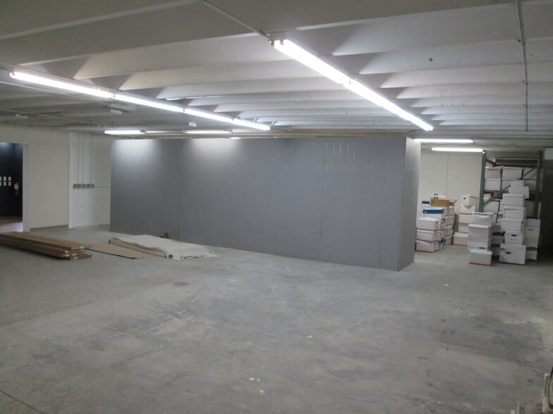More Photos Of 100 W Burleigh Blvd, Tavares General Retail For Lease