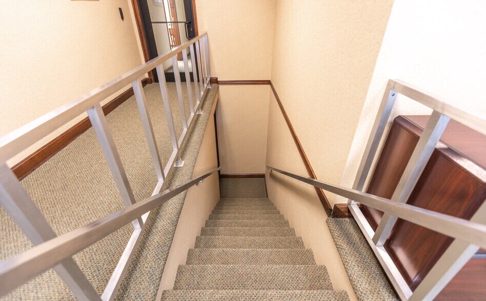 More Photos Of 216 W 2nd St, Dixon Bank For Sale