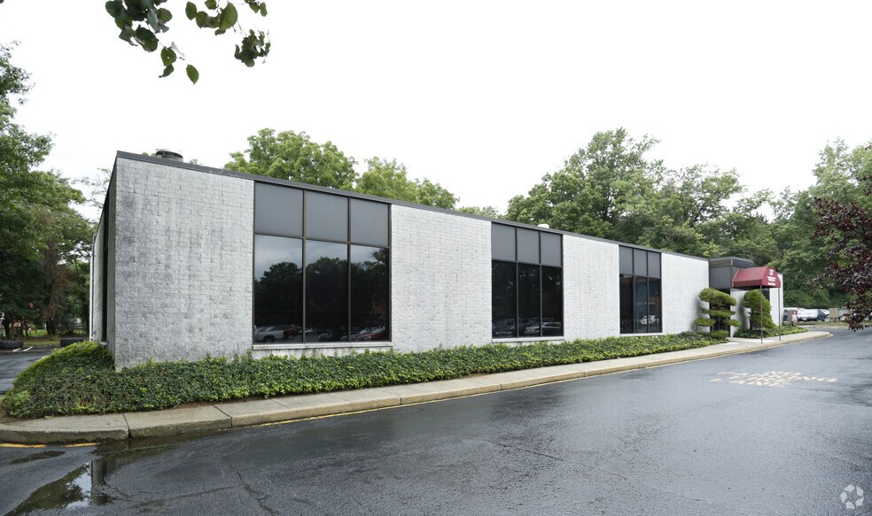 Primary Photo Of 776 Shrewsbury Ave, Tinton Falls Medical For Lease
