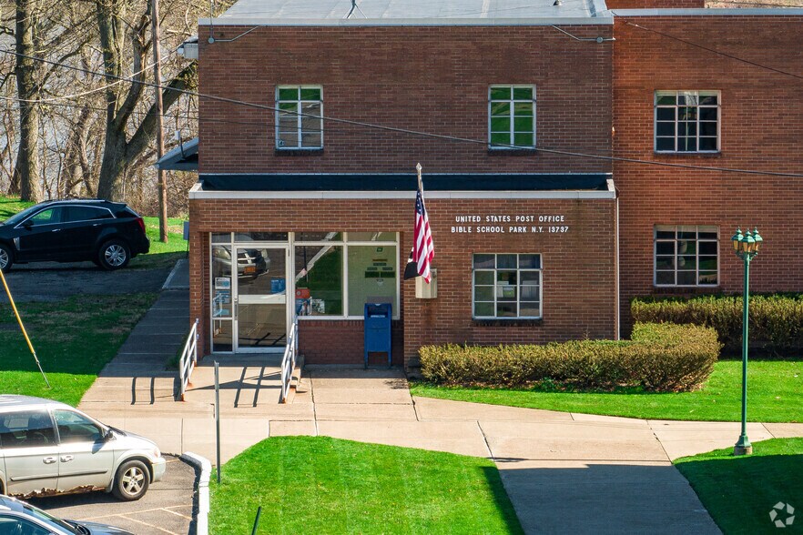 More Photos Of 400 Riverside Dr, Johnson City Specialty For Lease