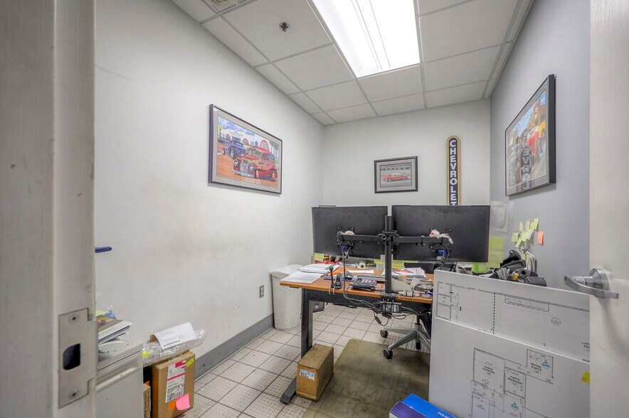 More Photos Of 3921 Frederick Ave, Saint Joseph General Retail For Sale