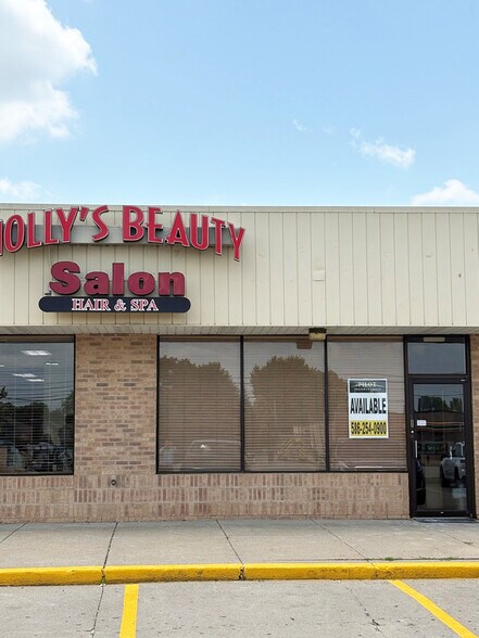More Photos Of 42897-42915 Dequindre Rd, Troy Storefront For Lease