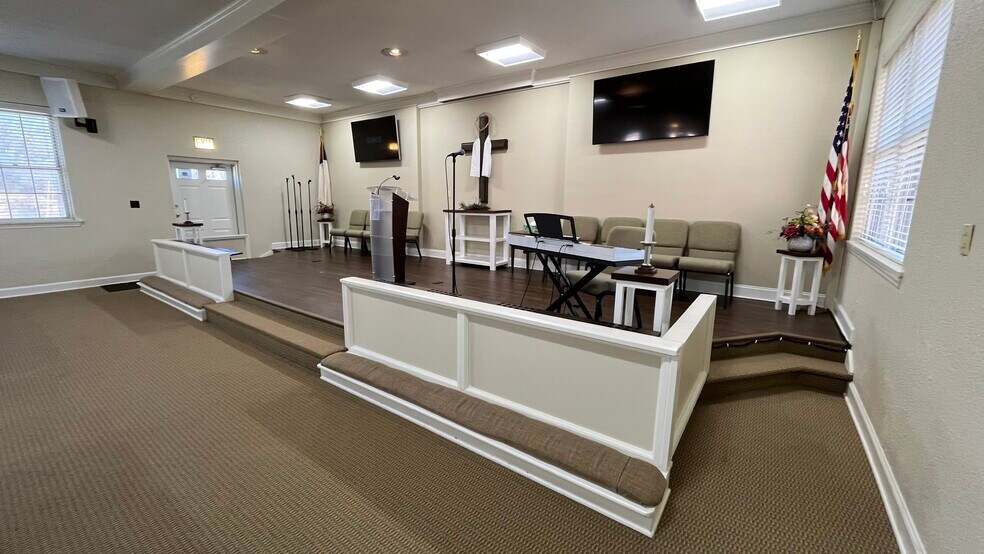 More Photos Of 3898 Kernersville Rd, Winston-Salem Specialty For Sale