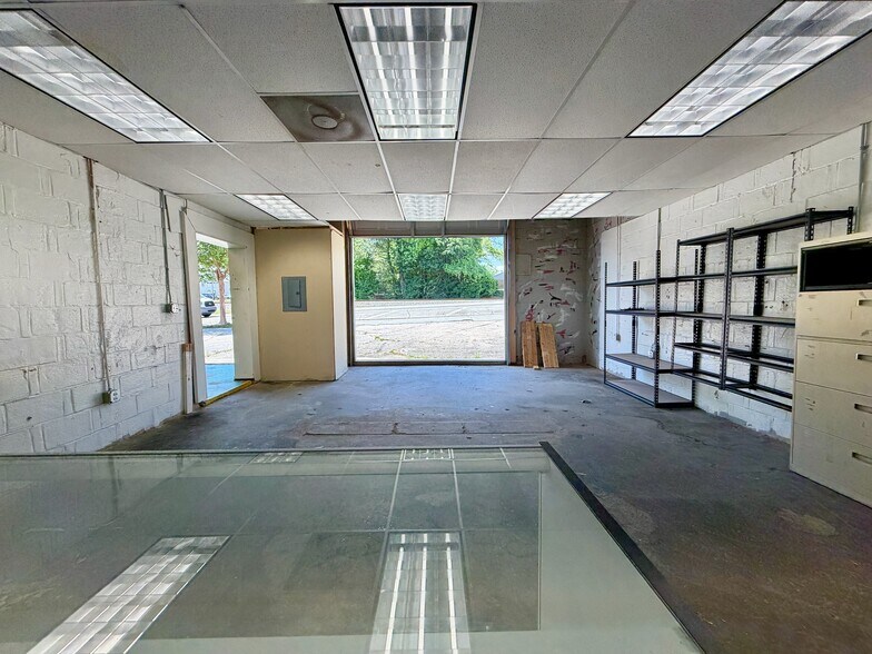 More Photos Of 12471 Veterans Memorial Hwy, Douglasville Specialty For Lease