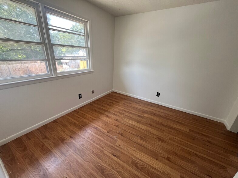 More Photos Of 408 S Mulberry St, Warrensburg Apartments For Sale