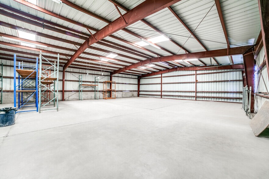 More Photos Of 6301 Mcpherson Rd, Laredo Distribution For Sale