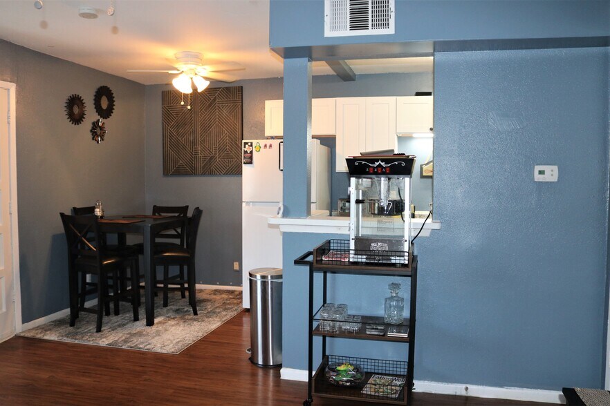 More Photos Of 216 Lucas St, San Antonio Apartments For Sale