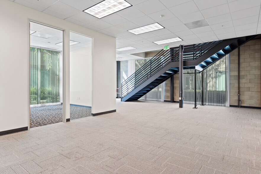 More Photos Of 8911 Research Dr, Irvine Office For Lease