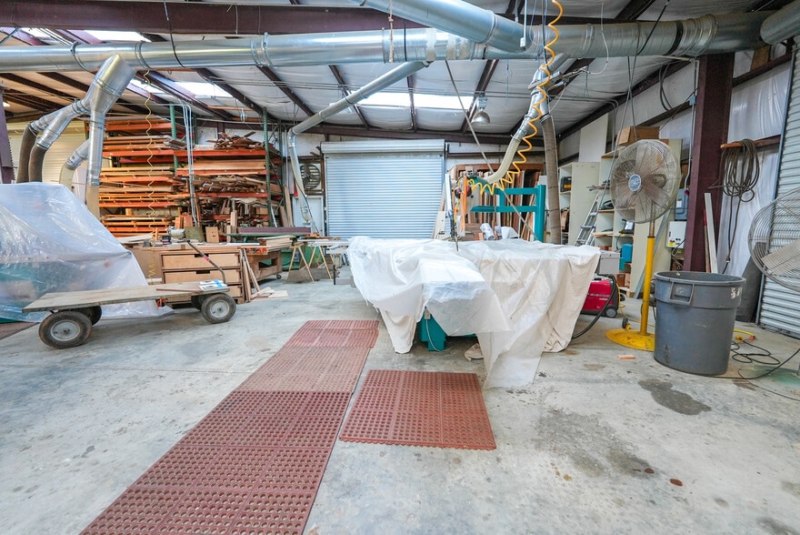 More Photos Of 7800 County Road 24, Fairhope Showroom For Sale