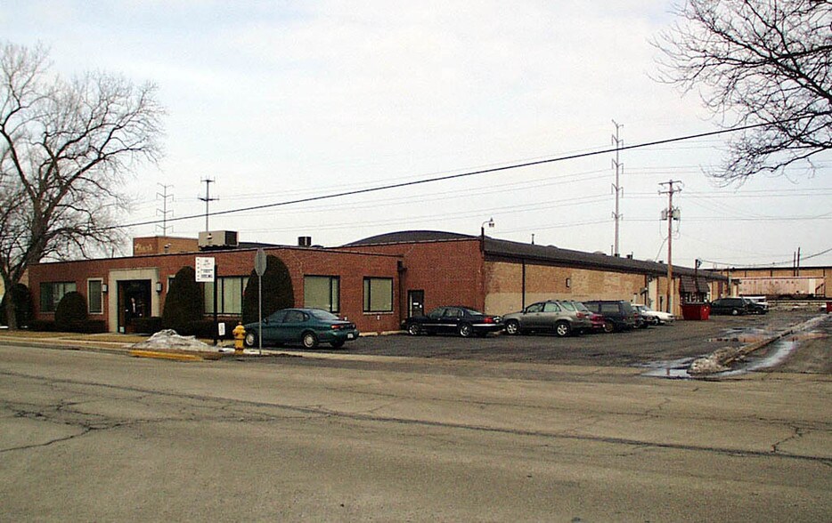 More Photos Of 2657-2659 Gardner Rd, Broadview Warehouse For Lease