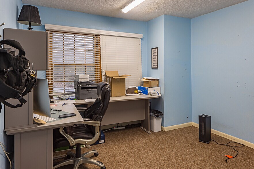 More Photos Of 553 Highway 126, Bristol Office For Sale