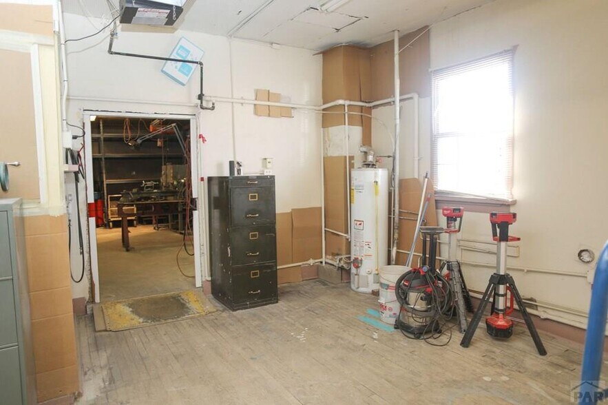 More Photos Of 600 E 11th St, Pueblo Auto Repair For Sale