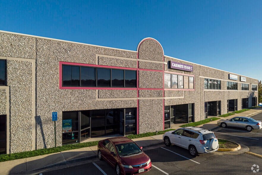 More Photos Of 8390 Terminal Rd, Lorton Flex For Lease
