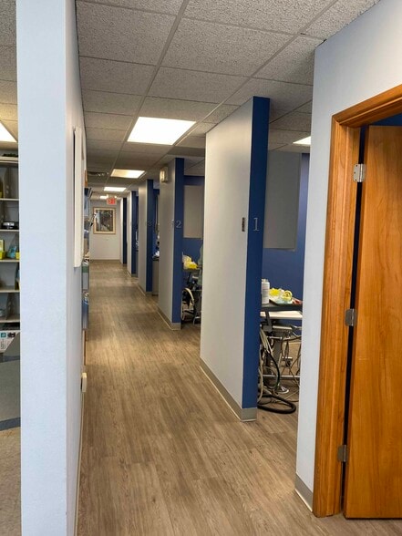 More Photos Of 26789 Woodward Ave, Huntington Woods Medical For Lease