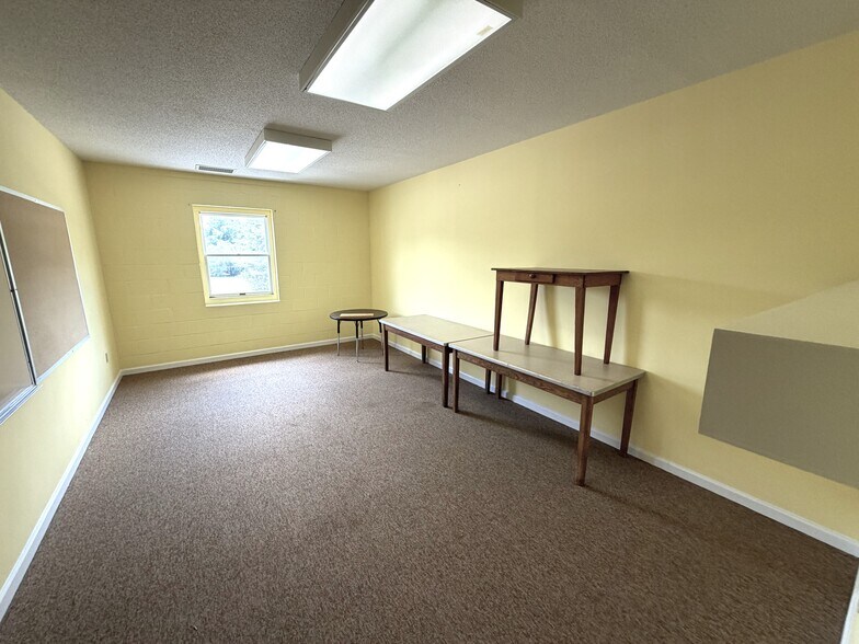 More Photos Of 3901 Raeford Rd, Fayetteville Religious Facility For Lease