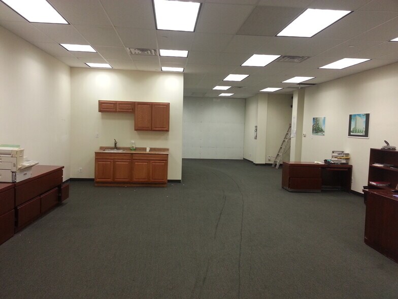 More Photos Of 42-52 Broadway, Brooklyn Apartments For Lease