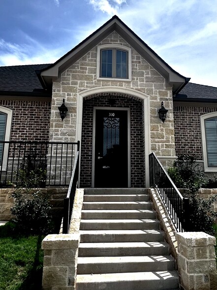 More Photos Of 7222 Crosswater Ave, Tyler Unknown For Lease