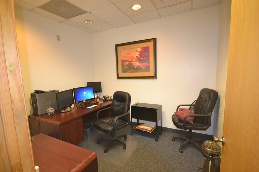 More Photos Of 10240 W Bell Rd, Sun City Office For Lease