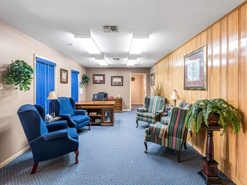 More Photos Of 1105 San Jacinto St, Rosenberg Office For Sale