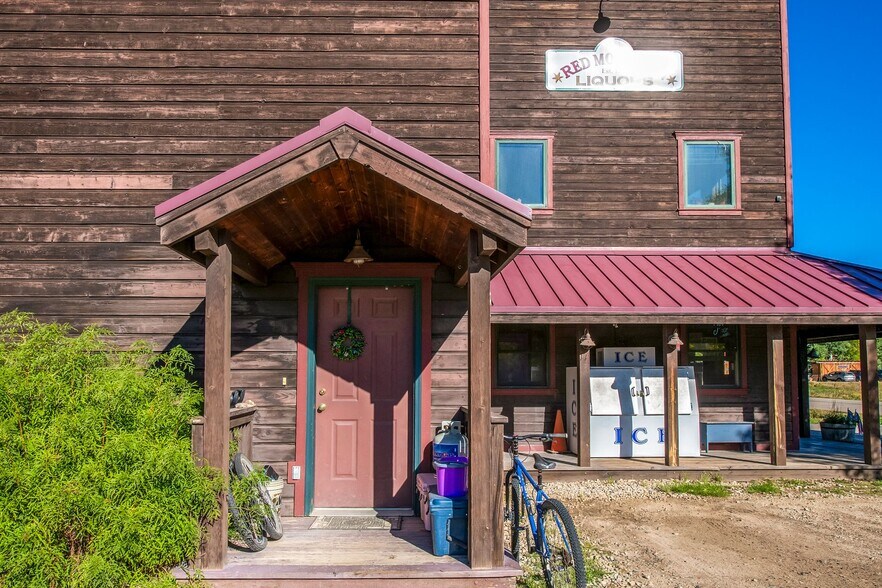 More Photos Of 81 Gillaspey Ave, Crested Butte General Retail For Sale