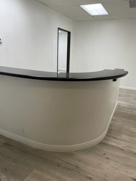 More Photos Of 18652 Florida St, Huntington Beach Medical For Lease