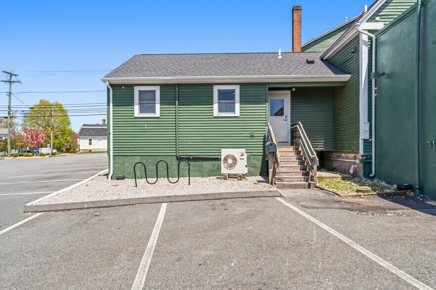 More Photos Of 13 Fort Hill Rd, Groton Storefront Retail Residential For Sale