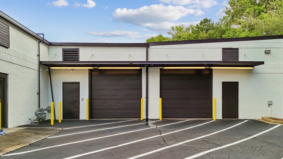 More Photos Of 1688 Phoenix Pky, College Park Unknown For Lease